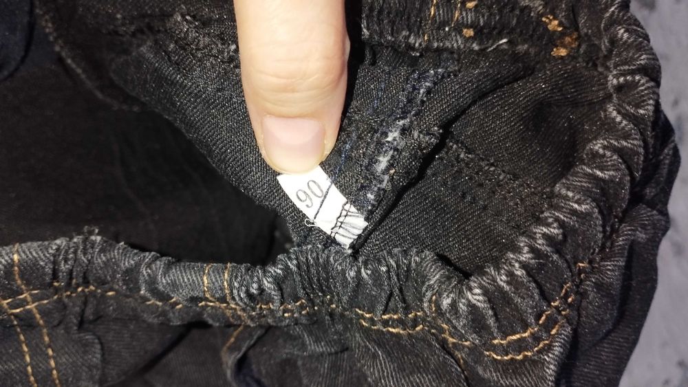 Пиджак и джинсы на мальчика.