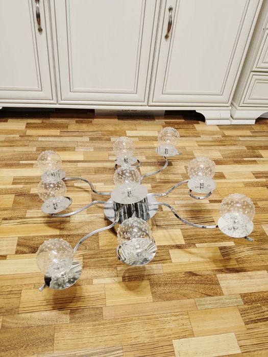 Продам люстру 9ти рожковую