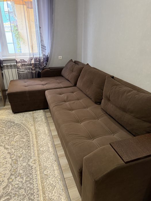 Продам диван угловой б/у