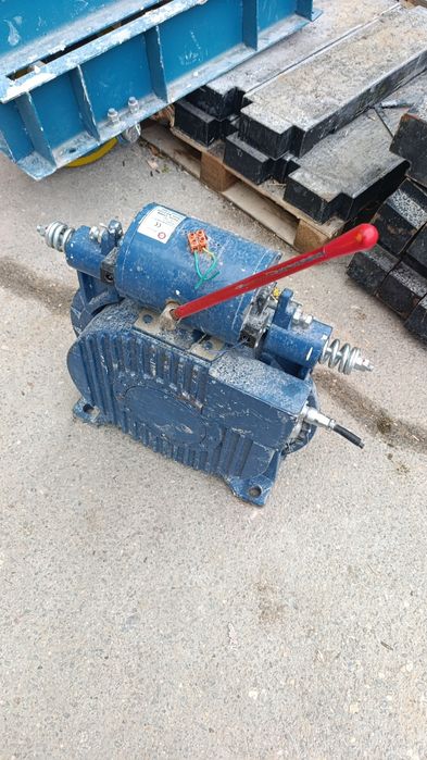 Двигатель для лифтов