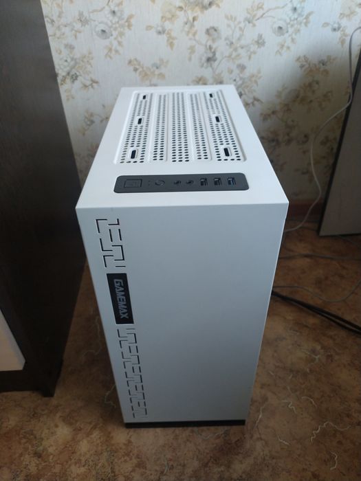 Компьютер        .