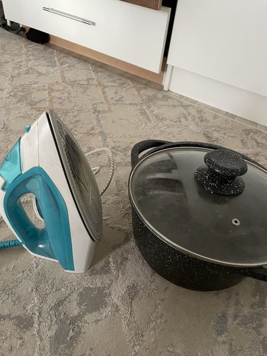 Продам утюг и кастрюлю