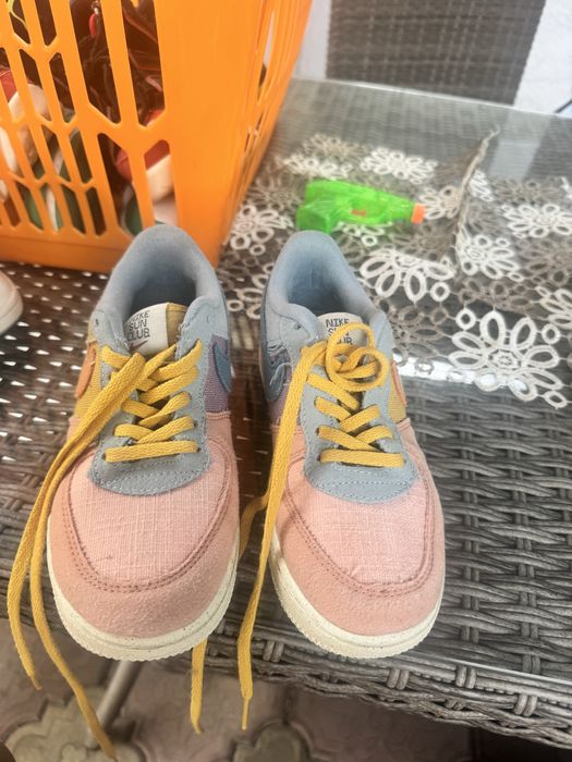 adidasi nike multicolori