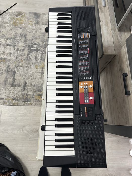 Orga Yamaha PSR F51