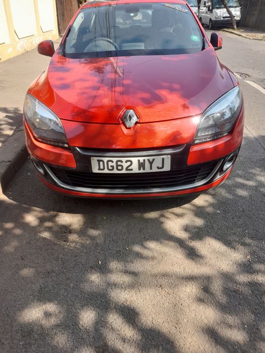 Megane 3  bara fata capota si alte piese