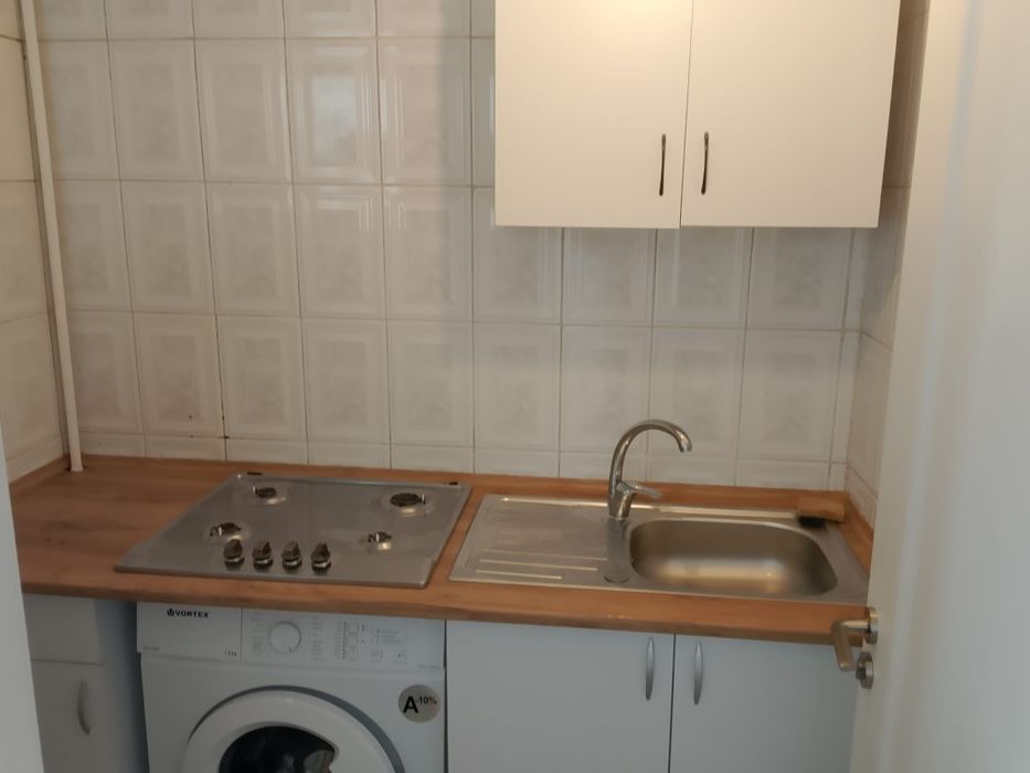 Închiriez garsoniera proprietar