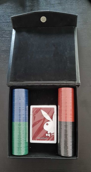 Комплект за покер с марка Playboy