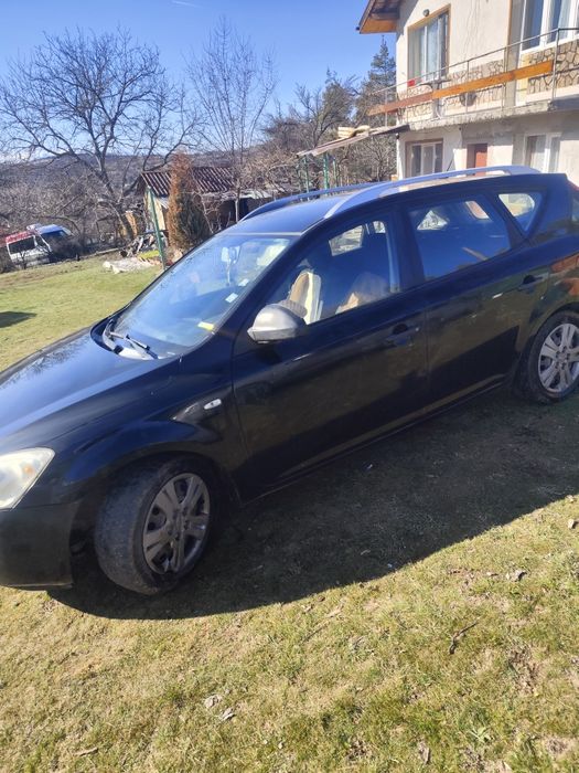 Продавам Киа  ceed