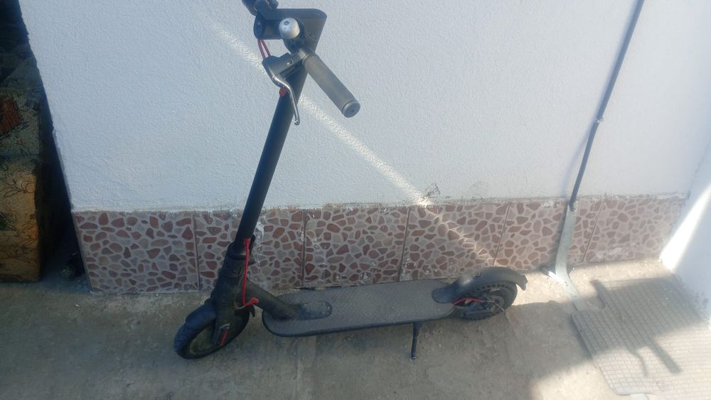Vând trotineta electrica Xiaomi pro 2 în stare bună de funcționare