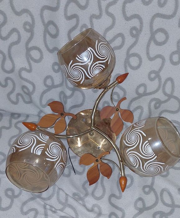 Продам люстру 3х рожковую