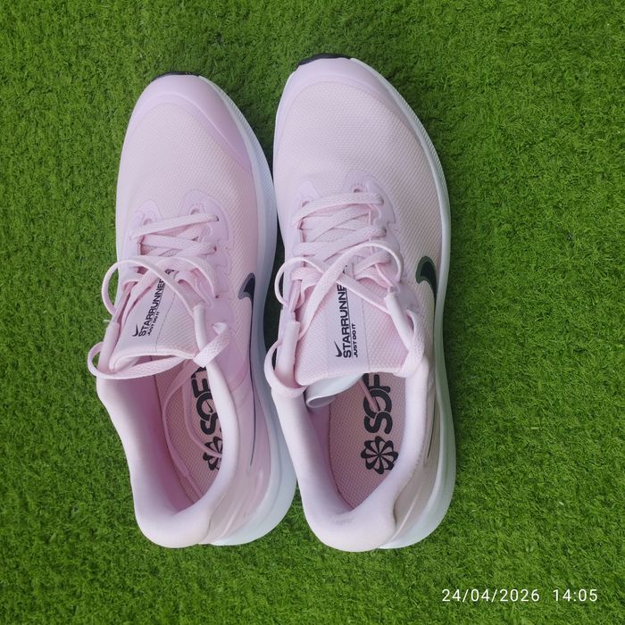 Нови дамски оригинални маратонки Найк номер 39