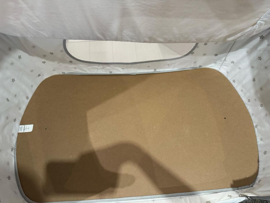 Бебшка кошара Пали next to me