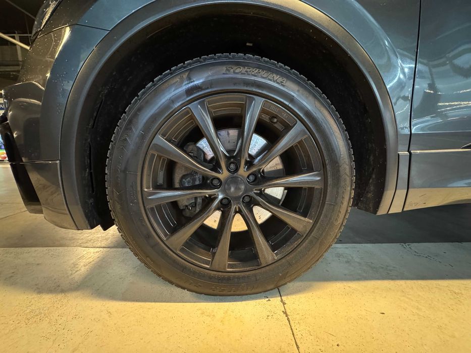 Черни джанти Borbet със зимни гуми 235/55/18 18 5х112 57.1 / 66.6 VW Tiguan Golf Passat Mercedes Audi BMW Skoda Seat