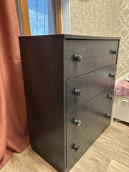 Продам черный комод с 4 ящиками