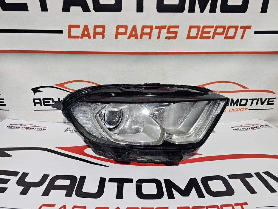 Far dreapta Ford Ecosport dupa 2017 cod GN15-13W029-JE