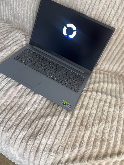 Laptop gaming Lenovo LOQ15ARP10E