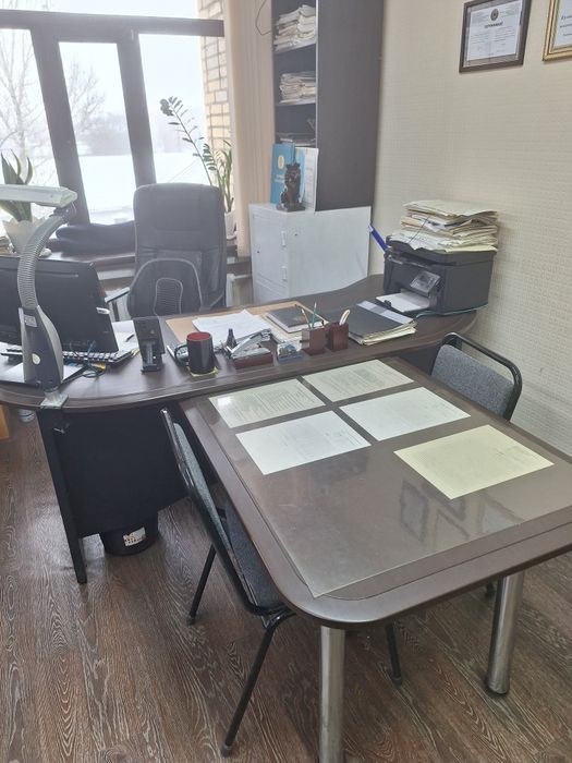 Офисный стол с приставкой