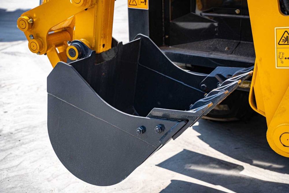 Экскаватор погрузчик LiuGong 777A