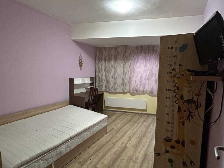 Тристаен апартамент в Центъра