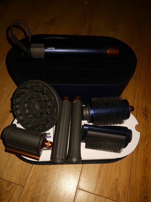 Dyson airwrap albastru