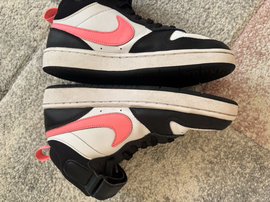 Nike court borough mid