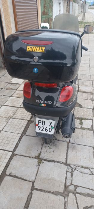 Продавам скутер Piaggio X9 250cc 2003 година