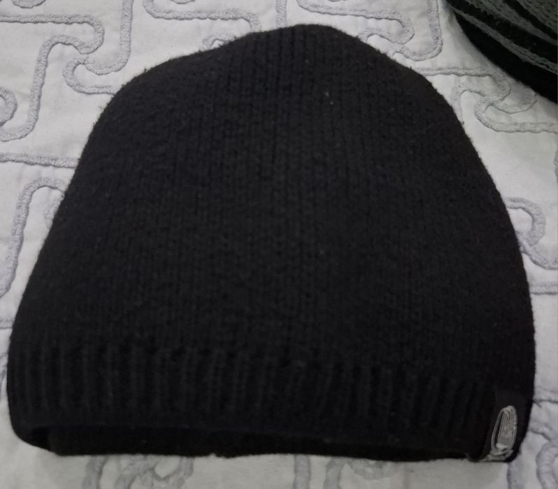 Продаётся шапка+шарф+перчатки.в отличном состоянии.размер 7-10 лет