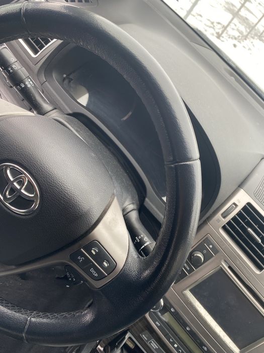 Кожен волан Toyota Avensis 2012-2015