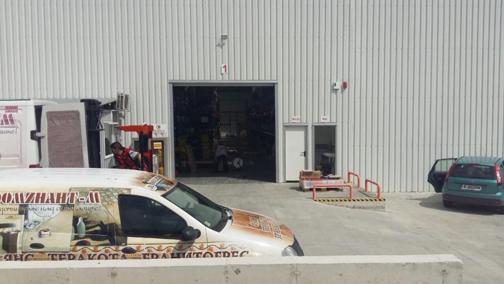 Дава се под наем Склад в с. Езерово, Област Варна - 2000 кв.м за 30.6 € - Снимка #5