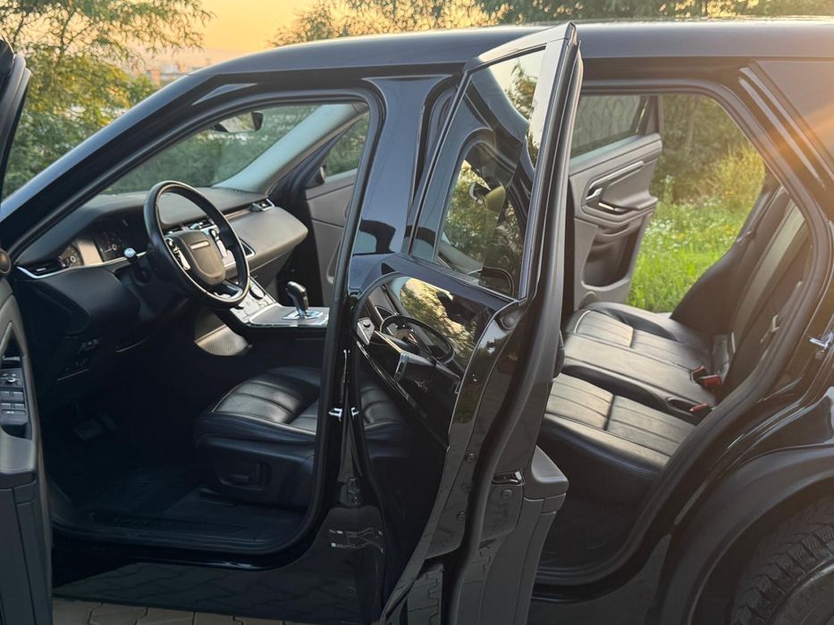 Vând sau schimb Evoque Mild Hybrid cu Tesla model 3