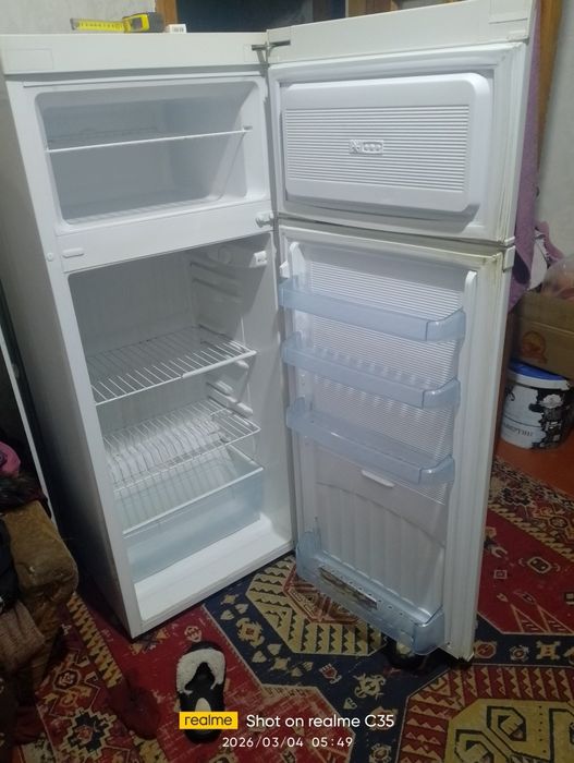 Б/ухолодильник работает состояния идеально