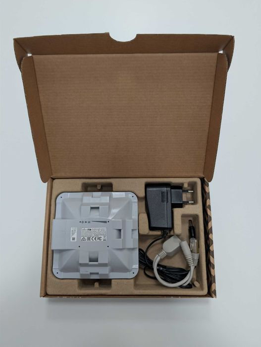 Antenă Wireless MikroTik SXTsq 5 (RBSXTsq5HPnD) – Nouă, Outdoor 5GHz