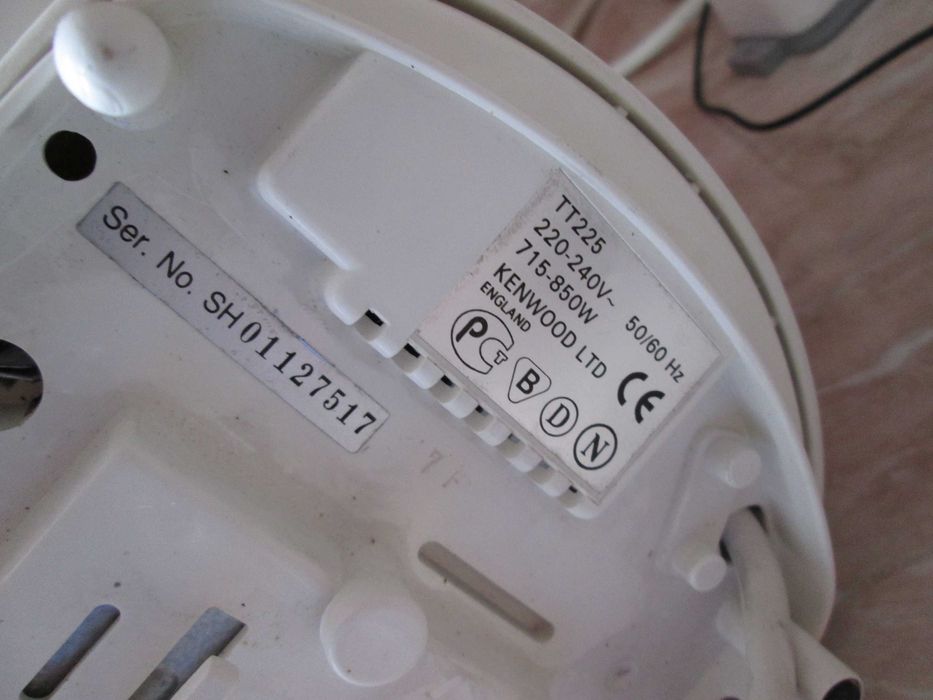 Тостер  kenwood  бял
