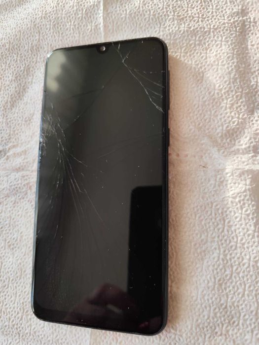 Работещ Samsung M21 със счупен дисплей