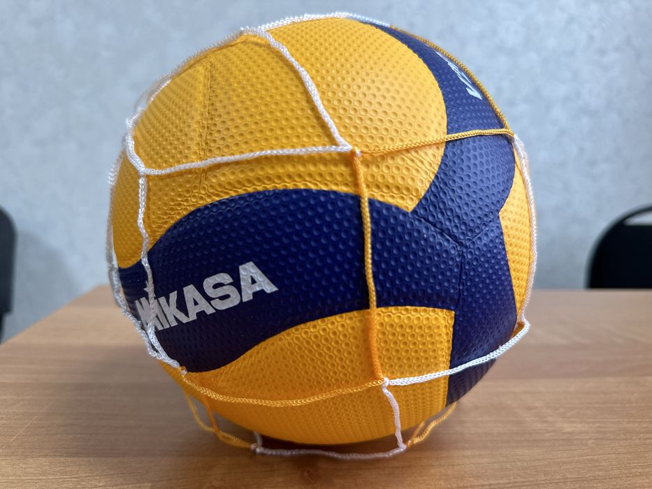 Мяч волейбольный MIKASA V200W