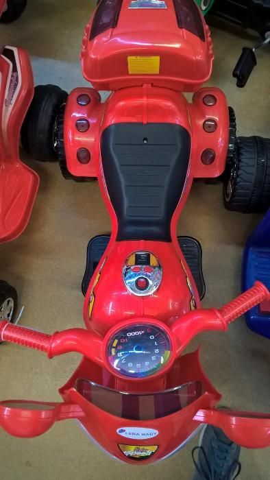 Motocicleta electrica rosie