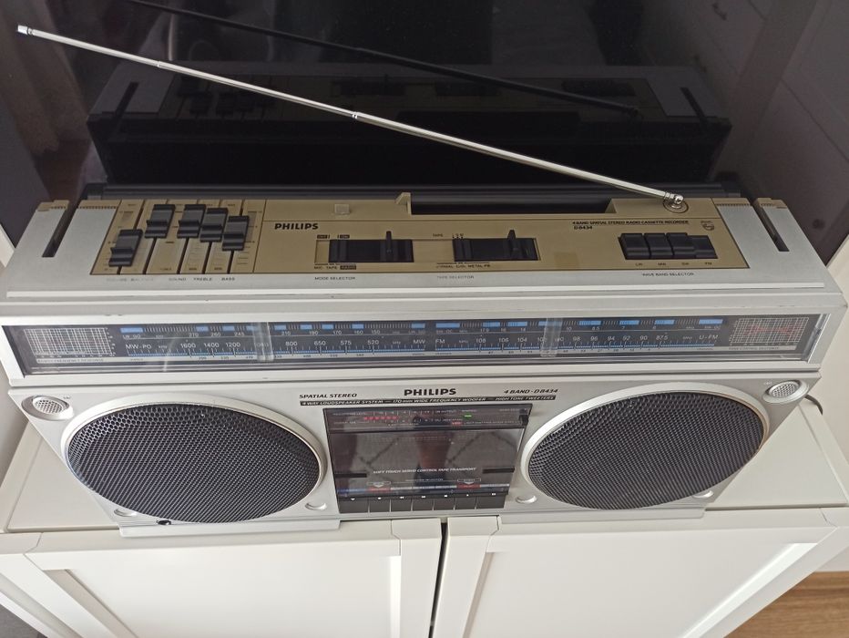 RADIO PORTABLE PHILIPS D1672 Stereo LW MW FM Années 80 Avec Boîte EUR 103,50 - IT