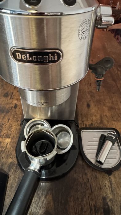Expressor Delonghi Dedica