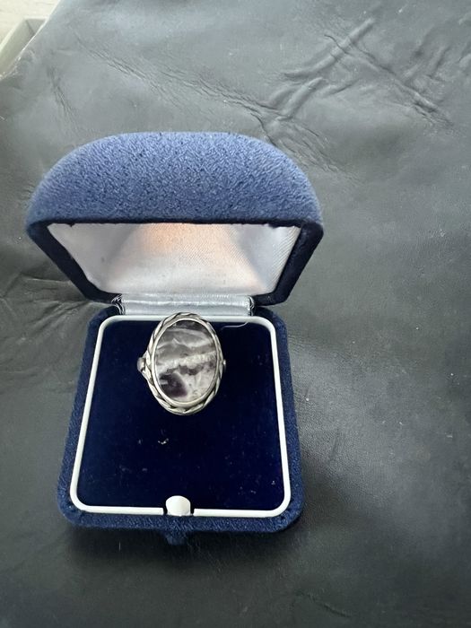 Inel argint 925 cu piatra model deosebit,stare f buna!!