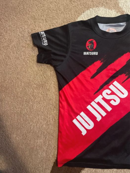 Tricou compresie pentru sport