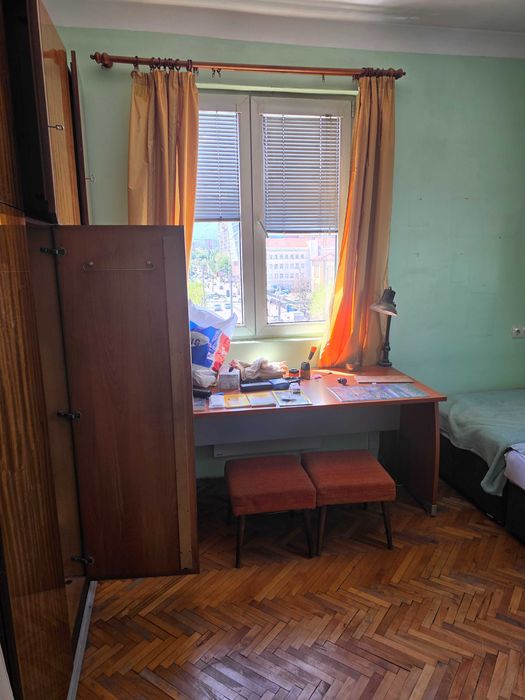 Продавам стари мебели