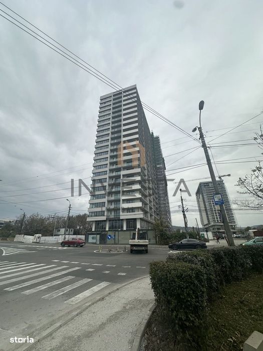 Apartament 2 camere, etaj intermediar, parcare, bloc nou, zona Centru!