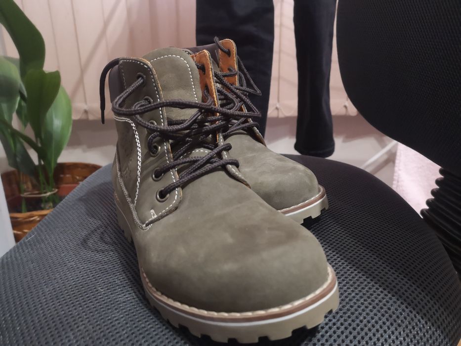 Чисто нови боти - цвят Каки