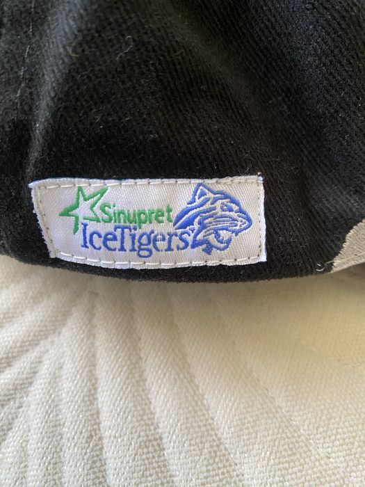 Мъжка шапка с козирка