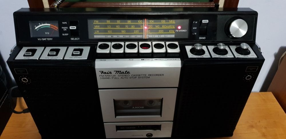 Radio Vintage  graetz euro page  Fair Mate  japan