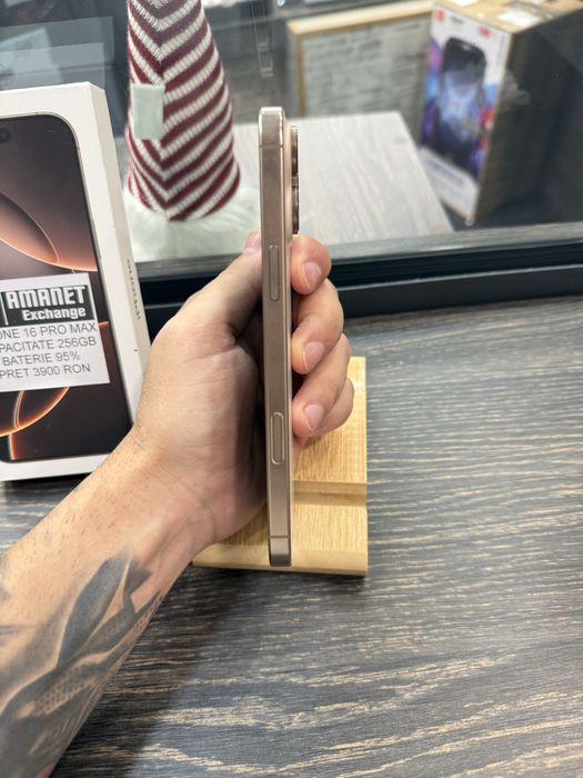 MrsAmqnet: 16 pro max 256 gb desert full box