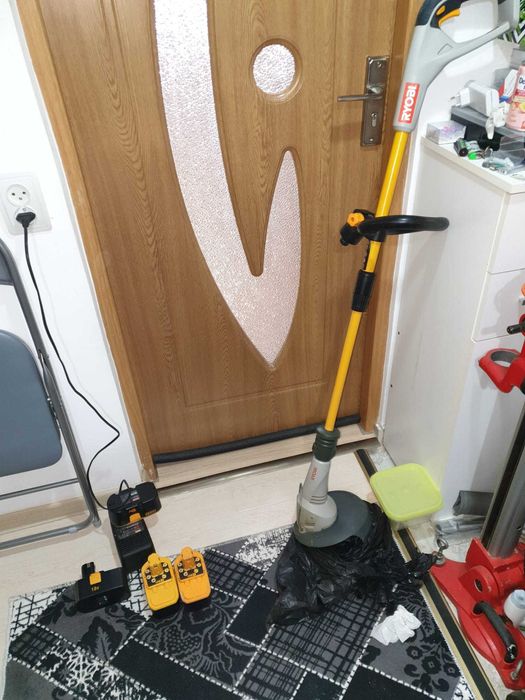 SUPER OFERTĂ  De vânzare trimer Ryobi.
