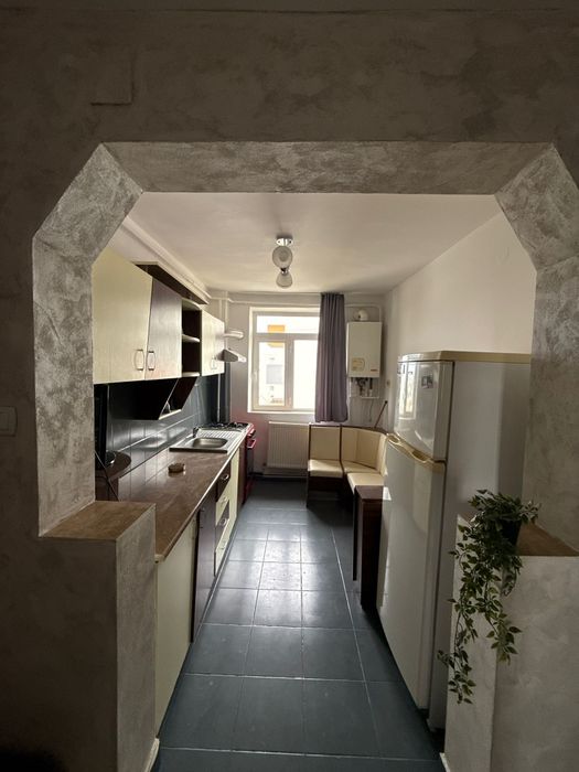 Inchiriez apartament