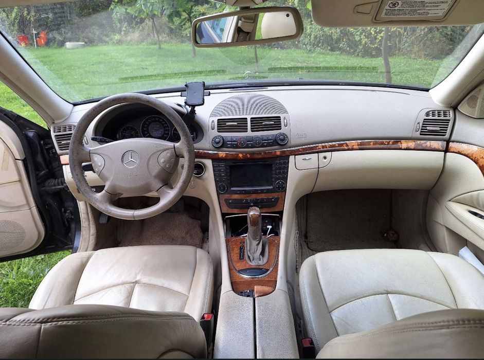 Mercedes e class w211