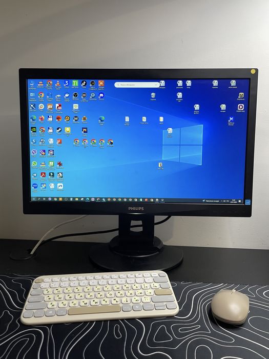 PC  Ryzen 7 2700   16 RAM. Msi 1070 8gb